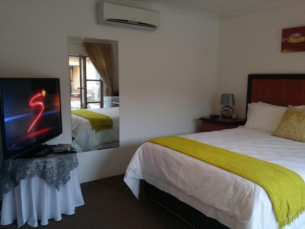 Alicia'S B&B Roodepoort Oda fotoğraf