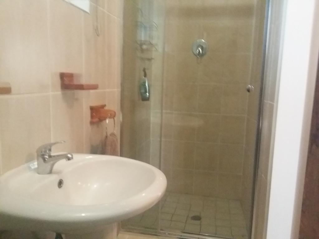 Alicia'S B&B Roodepoort Oda fotoğraf